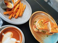 蜂蜜酱香鸡肉三明治-blend咖啡部落(卓悦中心店)