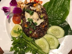 -Chom Cafe and Restaurant