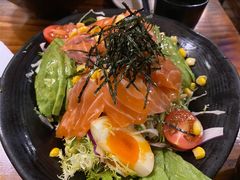 三文鱼牛油果沙拉-百步拉面