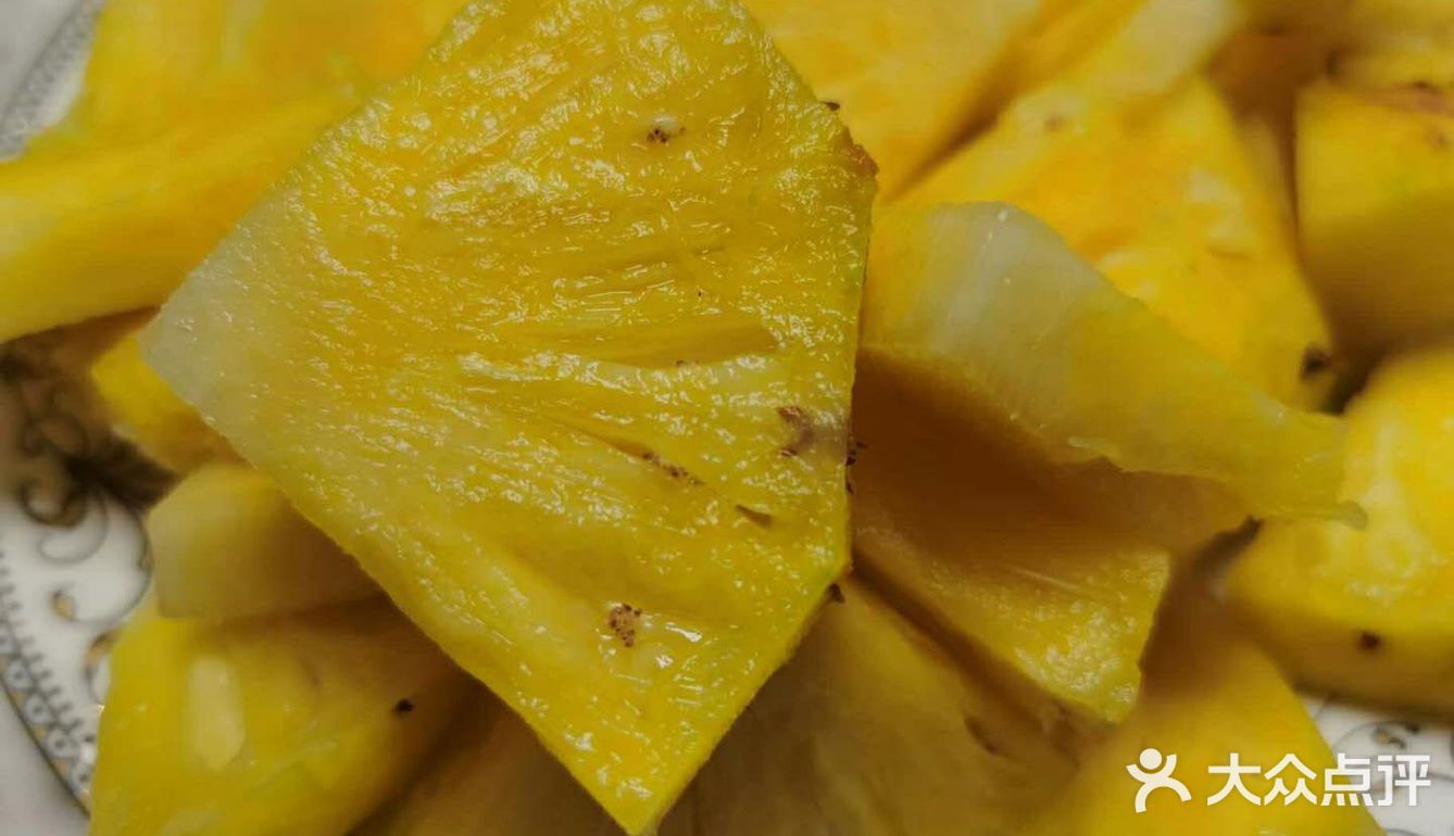 闻起来没有那么浓郁的果香味，但是吃起来是甜的