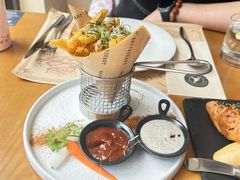 -Mark&Mars Restaurant