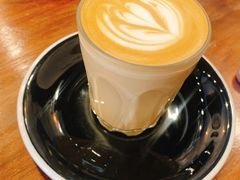Flat&nbsp;white-black rainbow coffee