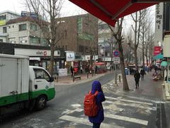-梨大女人街