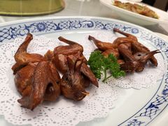 脆皮双乳鸽-聚春园自助餐厅(东街口店)