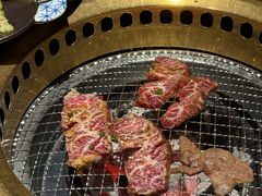 -山川小町·极番烧肉(新地假日广场店)