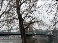 -多瑙河畔鞋履雕塑