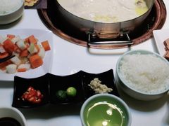 -洪氏嗨捞·猪肚鸡火锅(阳光天地店)