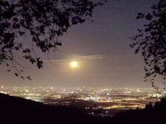 -鬼笑石后山停车场