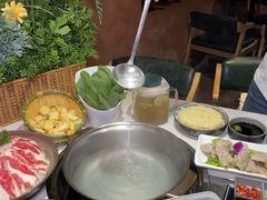 -喃喃椰·糟粕醋·椰子鸡火锅(七堡花园店)