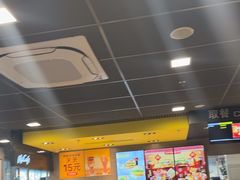 -麦当劳(轻轨曹杨路店)