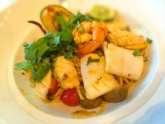 -Chom Cafe and Restaurant