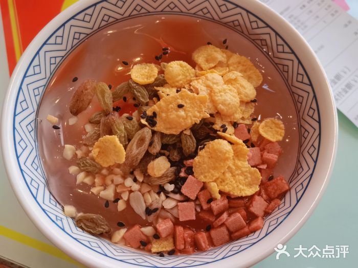 杨记跷脚牛肉面(杨小涛跷脚牛肉面店)水蜜桃味冰粉图片