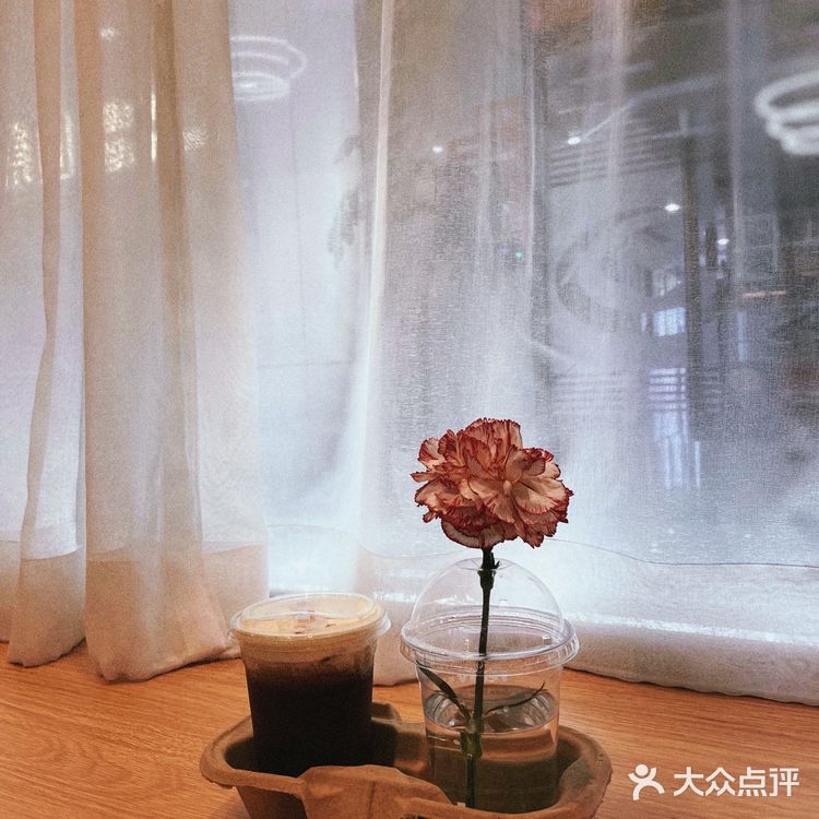29r把今日份浪漫打包带到车里💐