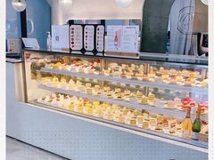 面包甜点陈列柜-PETIT PARIS 小巴黎(花园道店)
