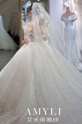 -艾米丽婚纱礼服