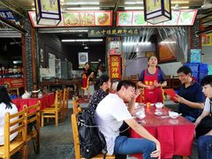 大堂-谢老五跷脚牛肉·非遗传承店