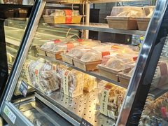 面包甜点陈列柜-啊噗吐呦现场烘焙(麦凯乐店)