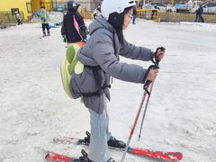 -采薇庄园四季滑雪场