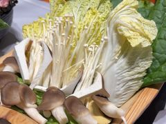 -红鼎豆捞·非遗鲍皇汤火锅(宝丰路店)