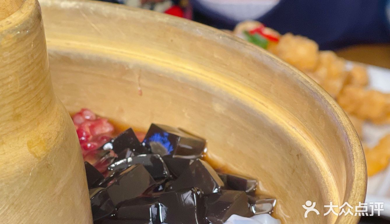 我的妈呀~这家火锅店居然七年都不涨价