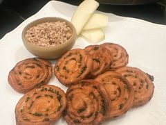 鸭肝酱拌葱油饼-杭州西子湖四季酒店·金沙厅