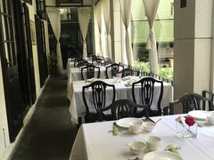靠窗位-上海老站(徐家汇店)