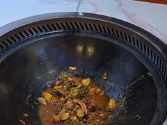 -雪乡人家东北菜·铁锅炖一切(高斯路店)