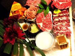 -铭牛烧肉·和牛海鲜自助(高新月牙湖店)