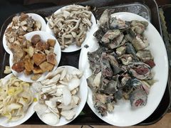 -东巴谷野生菌火锅餐厅