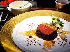 和牛佐鸭肝配波特酒汁和牛肉清汤-L'ATELIER de Joel Robuchon(外滩18号店)