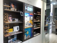-诺柯视眼镜-蔡司依视路官方工厂店(淞南一店)