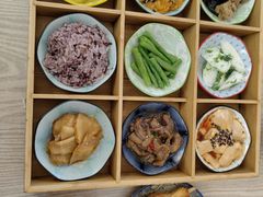 -轻蔬不用等·素食(江苏路店)