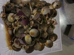 -三亚火车头万人海鲜广场