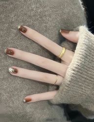 -猪猪女孩日式美睫美甲
