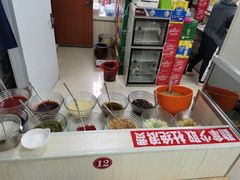 -荣吉招牌自助骨头锅(顾乡店)