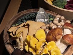 -三出山火锅(南京万象天地店)