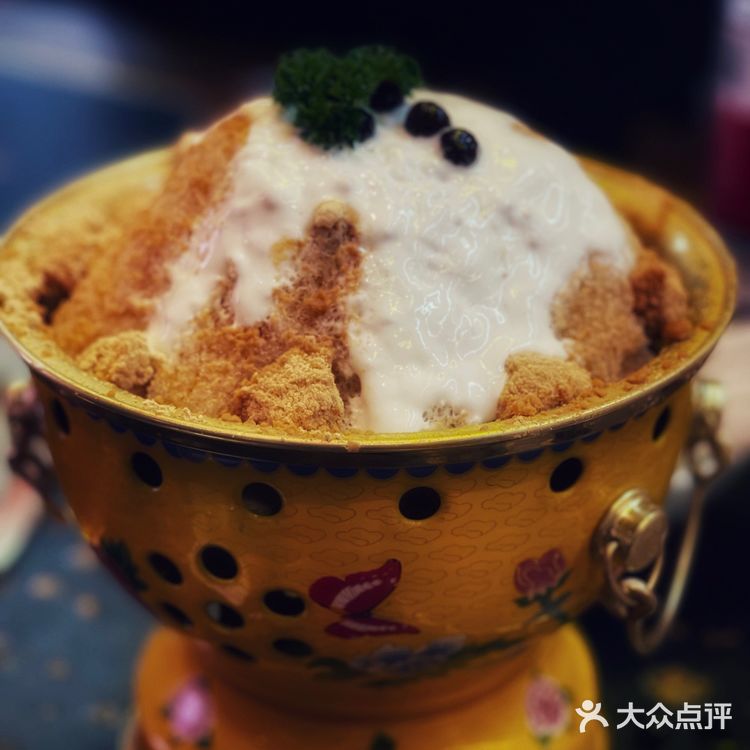 成都排队王来郑州了！甜品全部9.9r