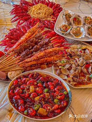 昆明的都去吃️小龙虾饭团拉面全家福绝了 市中心坠好吃