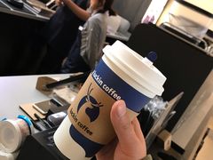 澳白-瑞幸咖啡(7号国际商业中心店)