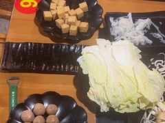 -果松木炭酸菜铜火锅·外婆参鸡汤