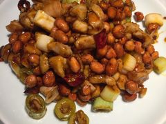 宫爆花仁鸡丁-蔴将·川菜(黄龙万科店)