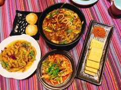 -香巴拉云南餐厅(华莱坞店)