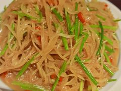 香菜酸辣土豆丝-上名堂·鱼头好吃(体育场路店)