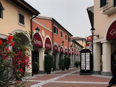 -佛罗伦萨小镇广佛名品奥特莱斯(疏港路店)