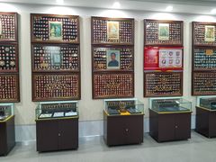 -毛泽东像章珍藏馆