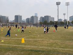 -Riverside河畔少儿足球培训(前滩店)