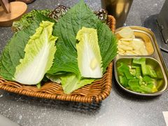 -草家酱蟹炭火烤肉店(珲春南路二店)
