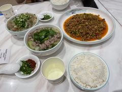 -犇逸·乐山跷脚牛肉·四川现炒(览海店)