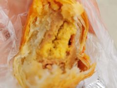 咸蛋黄鲜肉月饼-泰康食品(南京东路店)