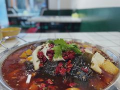 -晓彭肥肠鸡·泡椒鸡火锅(水木天地店)